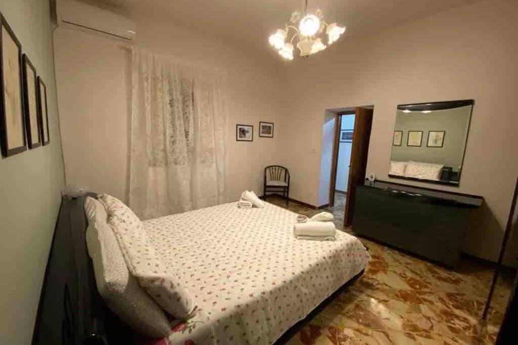 Casa Vacanze da NONNA SANTA Fiumefreddo di Sicilia Exterior foto