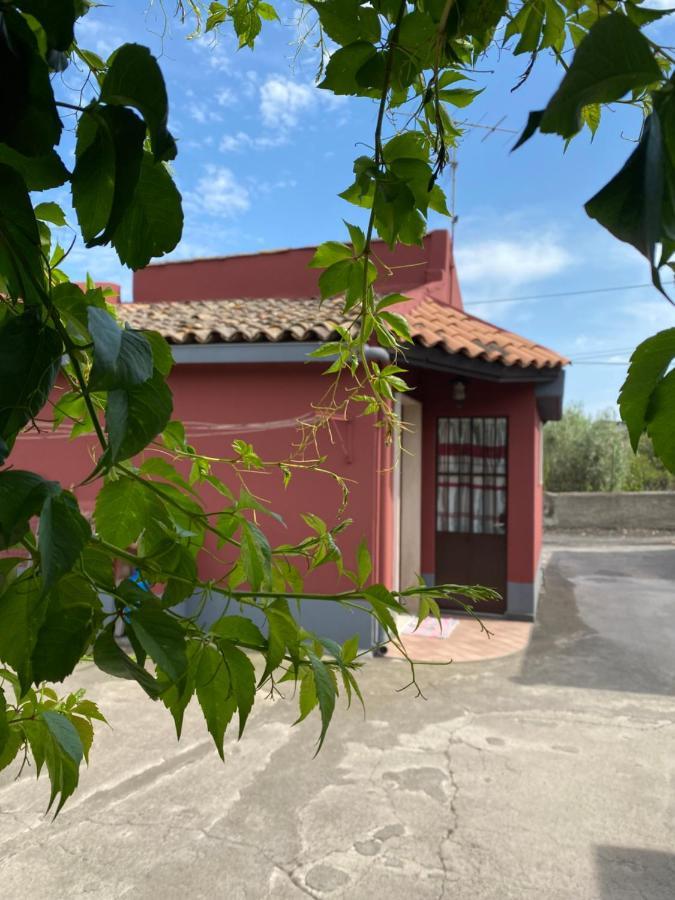 Casa Vacanze da NONNA SANTA Fiumefreddo di Sicilia Exterior foto