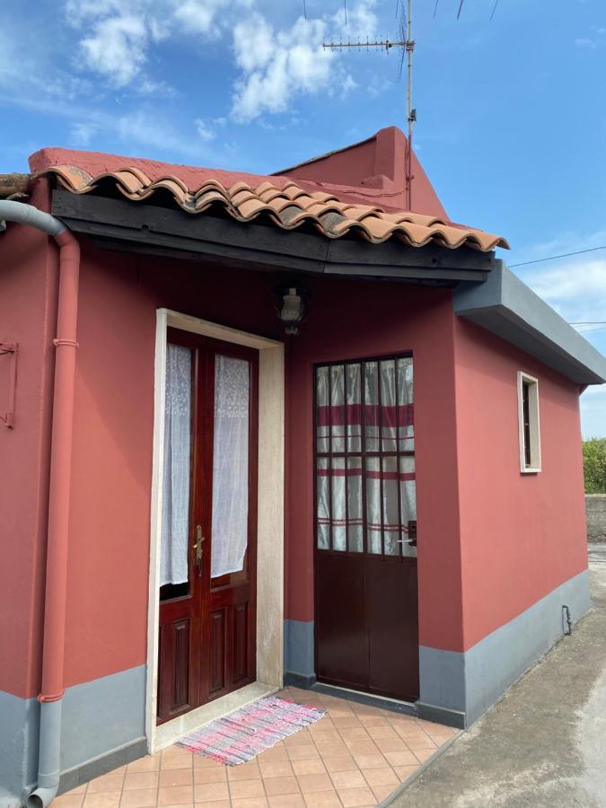 Casa Vacanze da NONNA SANTA Fiumefreddo di Sicilia Exterior foto